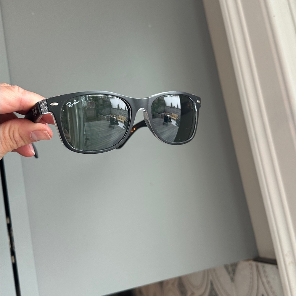 Ray-Ban Black Sunglasses - Picture 5 of 5